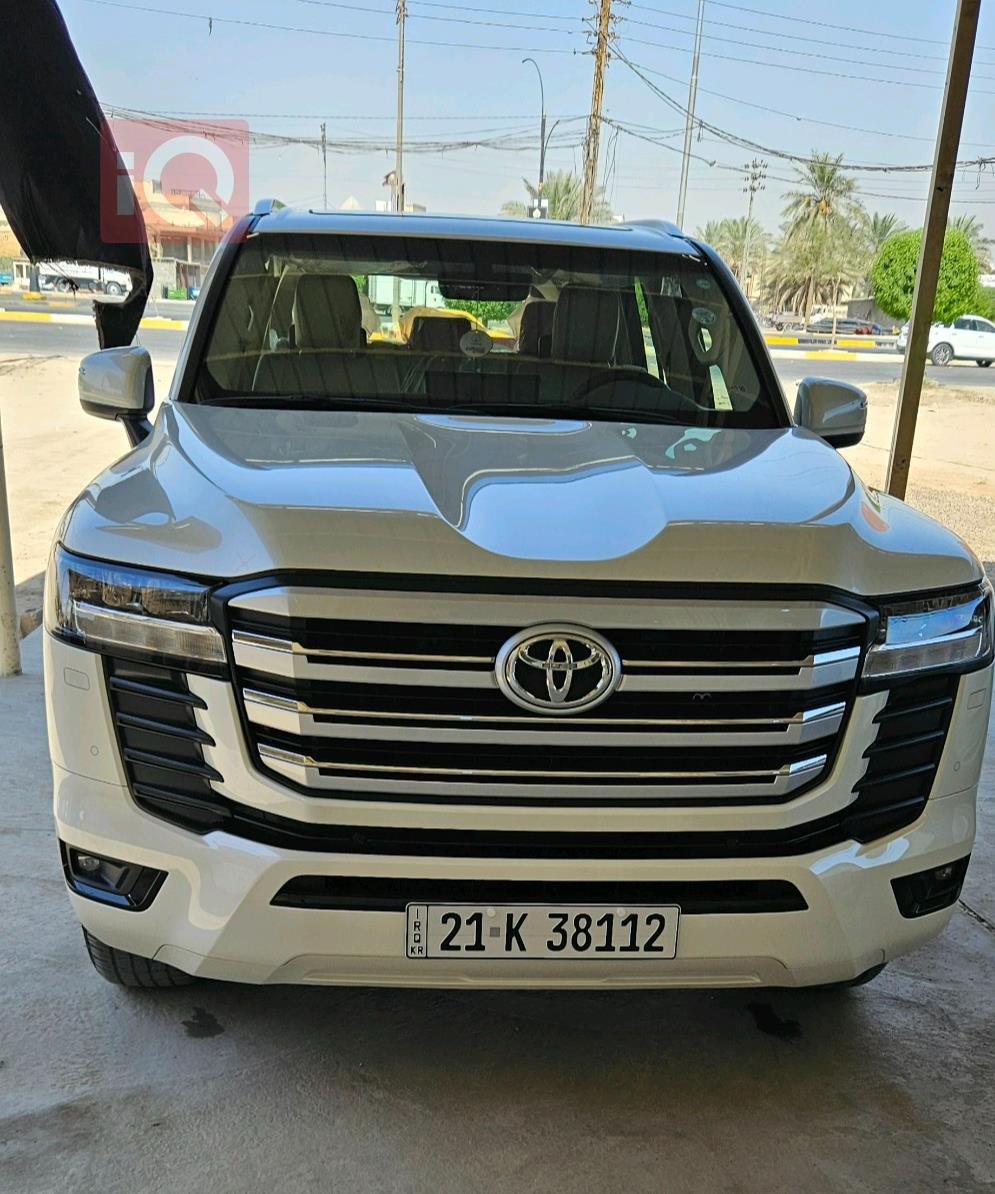 تۆیۆتا لاند کروزەر